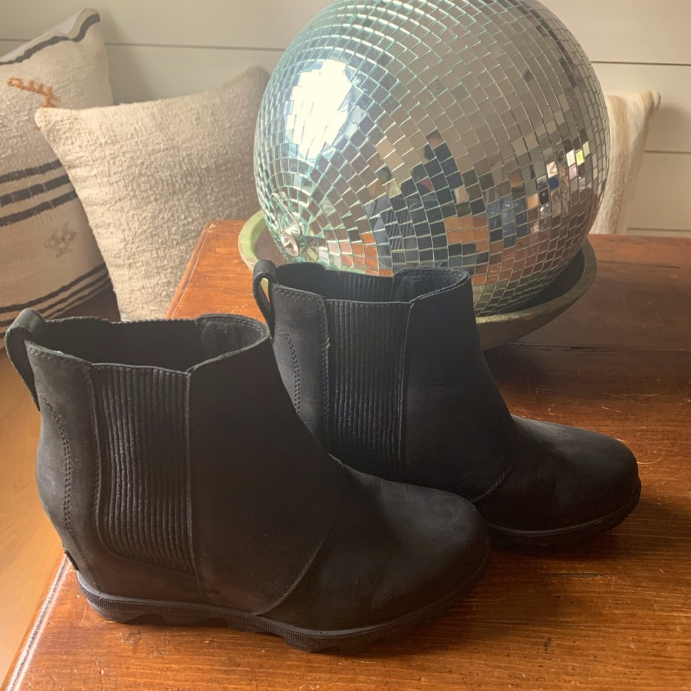 Sorel wedge booties waterproof